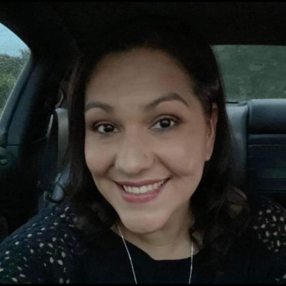 Meet your Posher, Nora - Picture 2 of 7